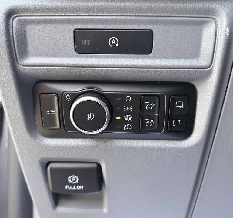 2025 Ford F-150 14th Gen - Image 18 of 30