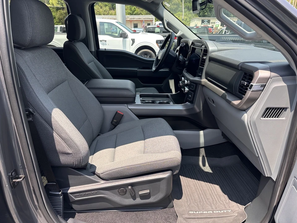 2025 Ford F-150 14th Gen - Image 14 of 30