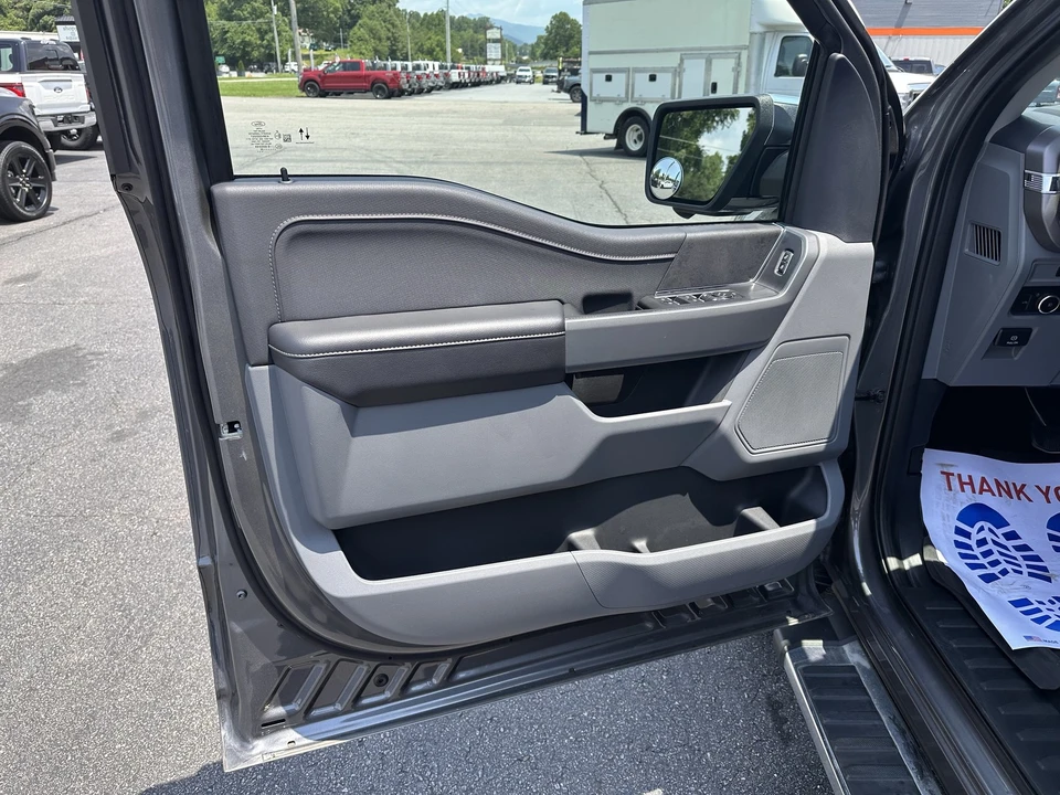 2025 Ford F-150 14th Gen - Image 9 of 30