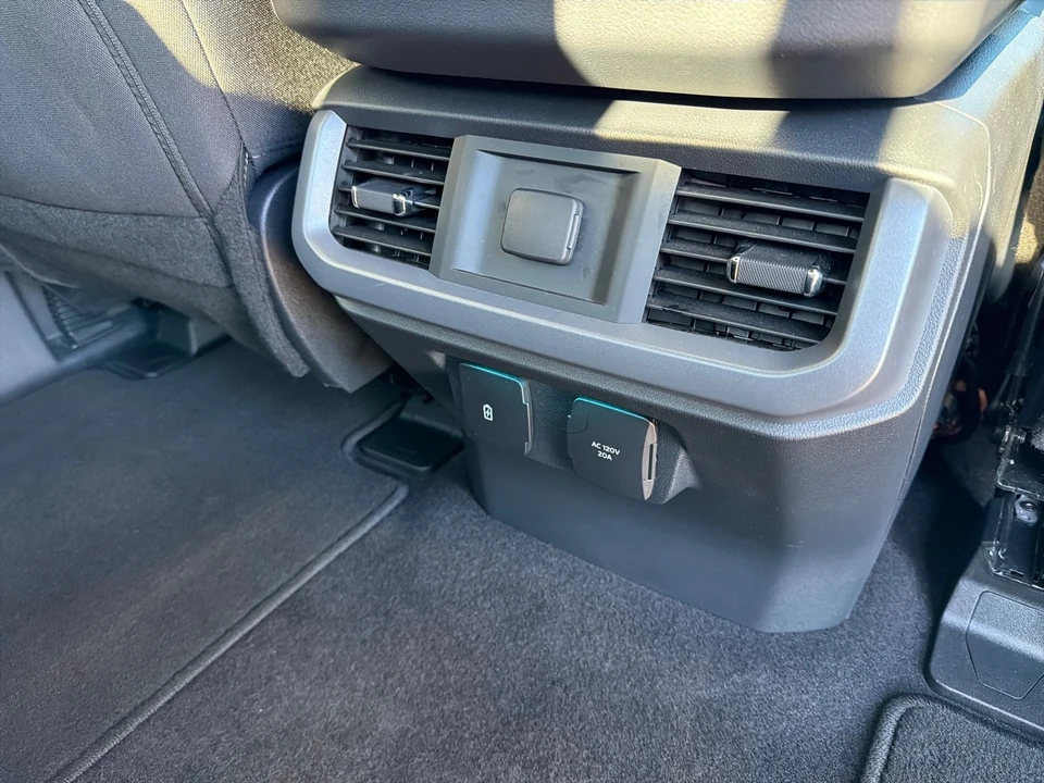 2025 Ford F-150 14th Gen - Image 14 of 31