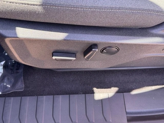 2025 Ford F-150 14th Gen - Image 18 of 30
