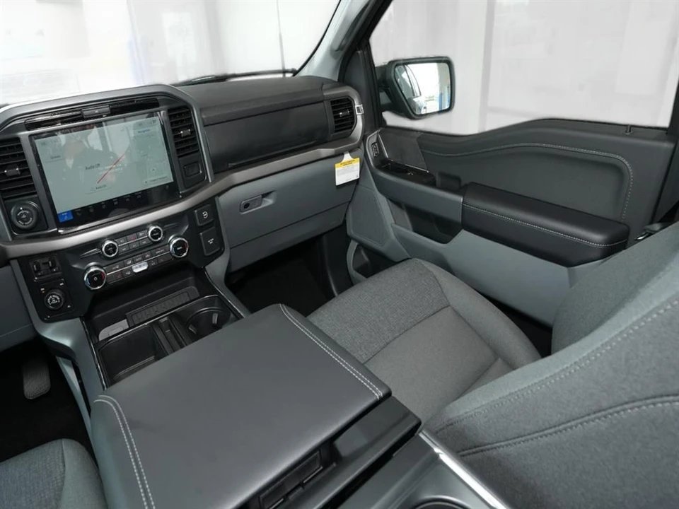 2025 Ford F-150 14th Gen - Image 15 of 18