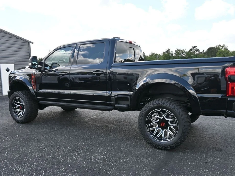 2025 Ford Super Duty 5th Gen - Image 13 of 21