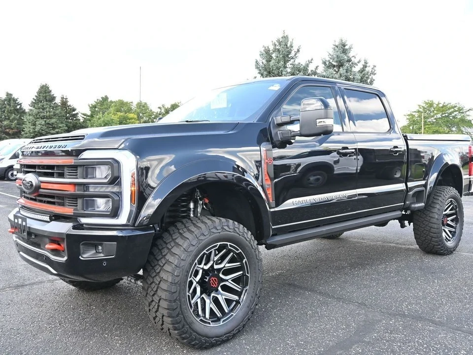 2025 Ford Super Duty 5th Gen - Image 2 of 21