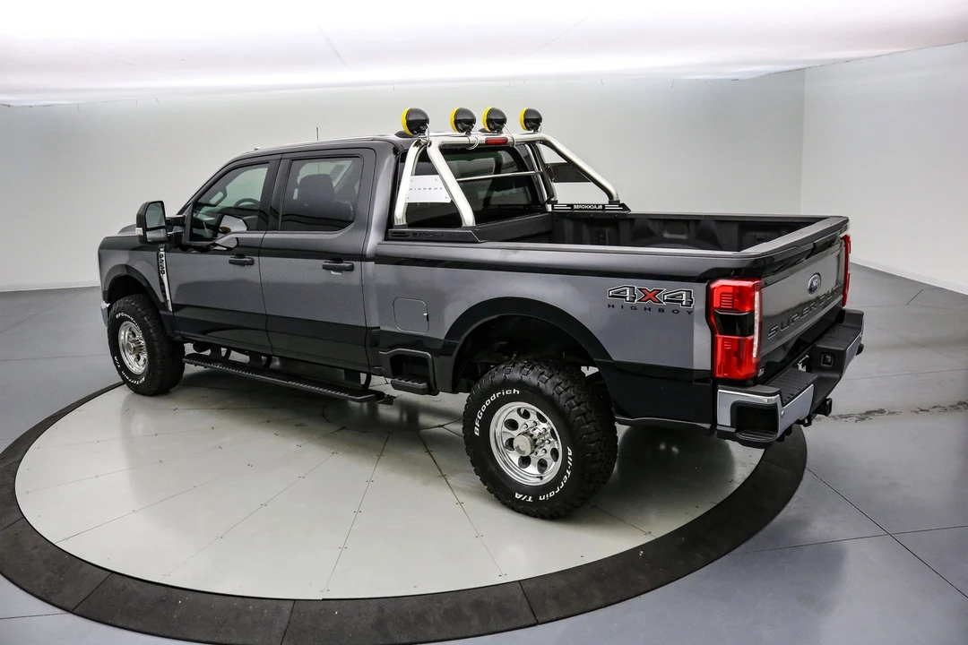 2025 Ford Super Duty 5th Gen - Image 9 of 21