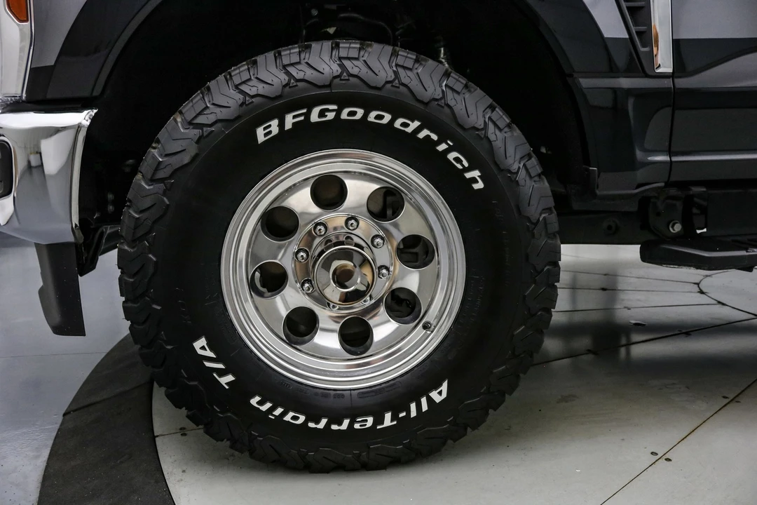 2025 Ford Super Duty 5th Gen - Image 13 of 21