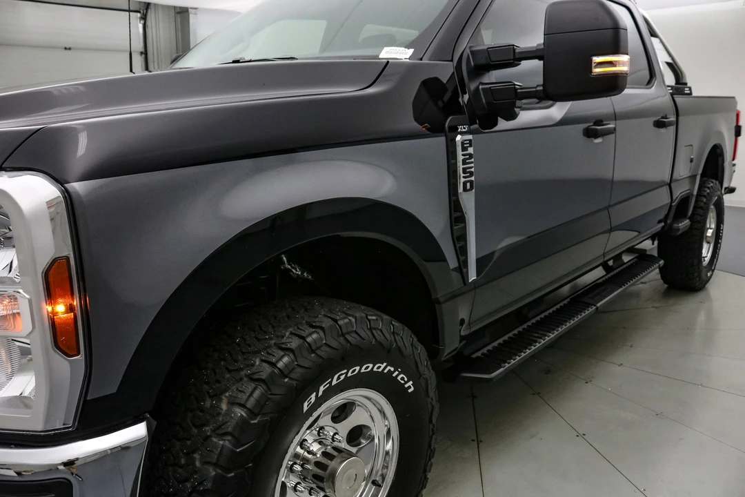 2025 Ford Super Duty 5th Gen - Image 19 of 21