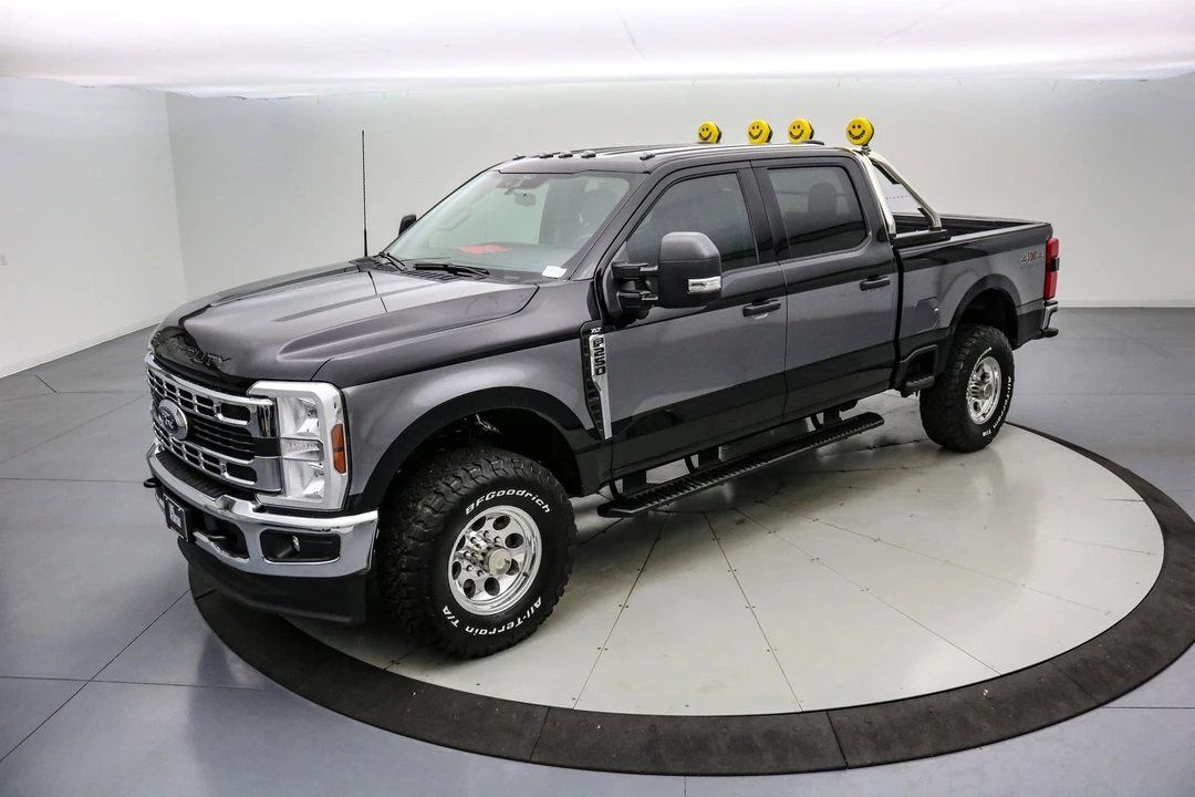 2025 Ford Super Duty 5th Gen - Image 11 of 21