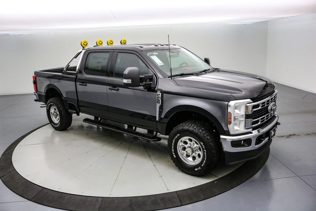 2025 Ford Super Duty 5th Gen - Image 4 of 21
