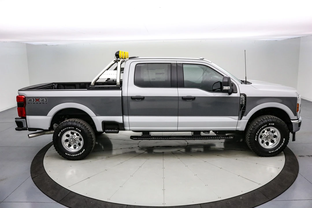 2025 Ford Super Duty 5th Gen - Image 5 of 21