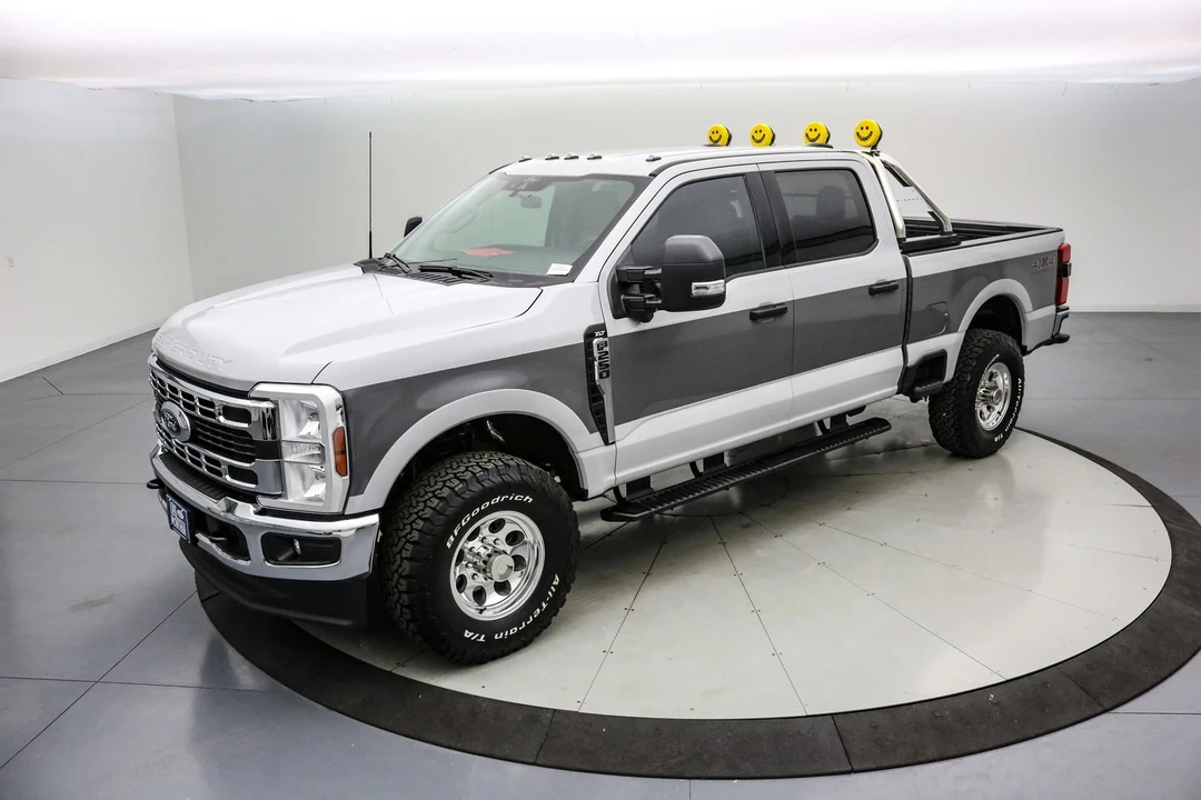 2025 Ford Super Duty 5th Gen - Image 11 of 21