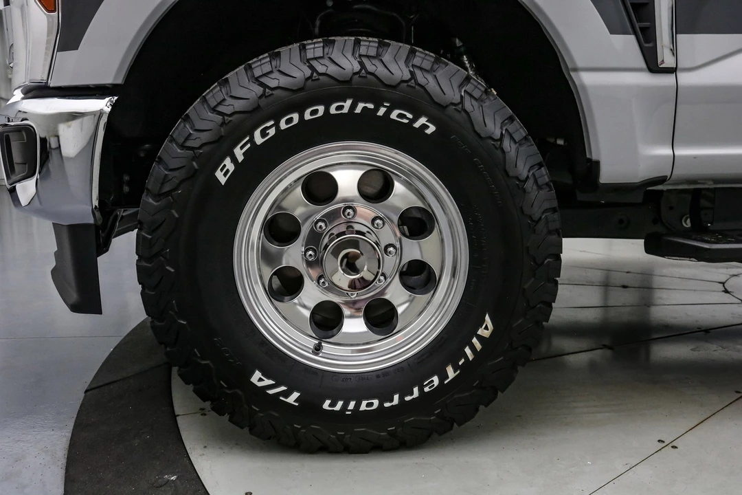 2025 Ford Super Duty 5th Gen - Image 13 of 21