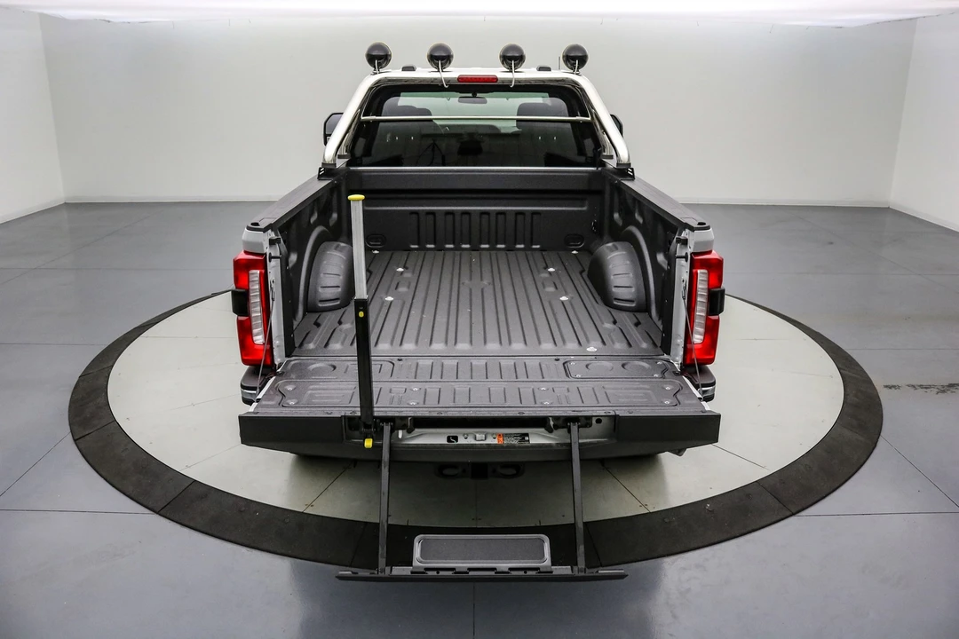 2025 Ford Super Duty 5th Gen - Image 8 of 21