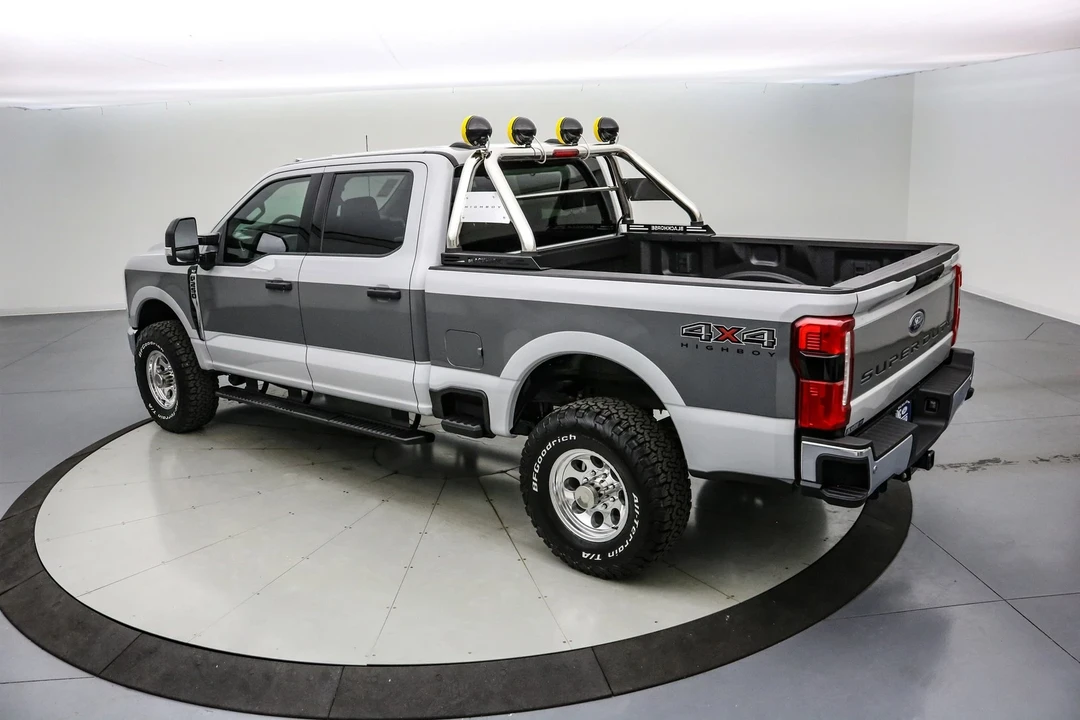 2025 Ford Super Duty 5th Gen - Image 9 of 21