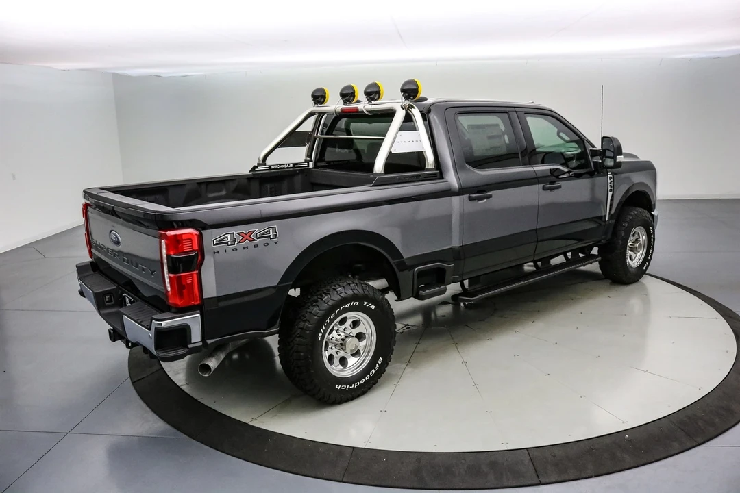 2025 Ford Super Duty 5th Gen - Image 6 of 21