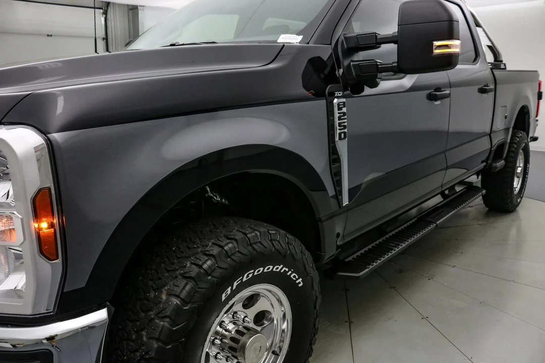 2025 Ford Super Duty 5th Gen - Image 19 of 21