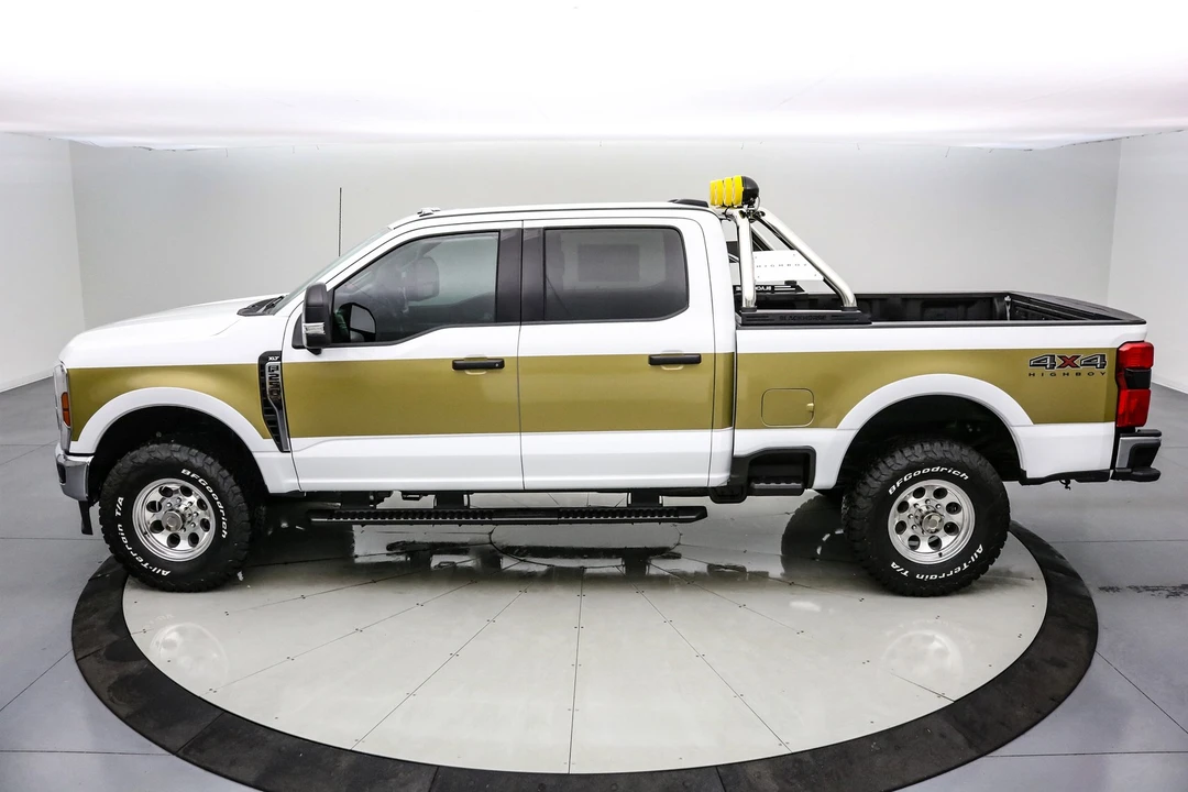 2025 Ford Super Duty 5th Gen - Image 9 of 21