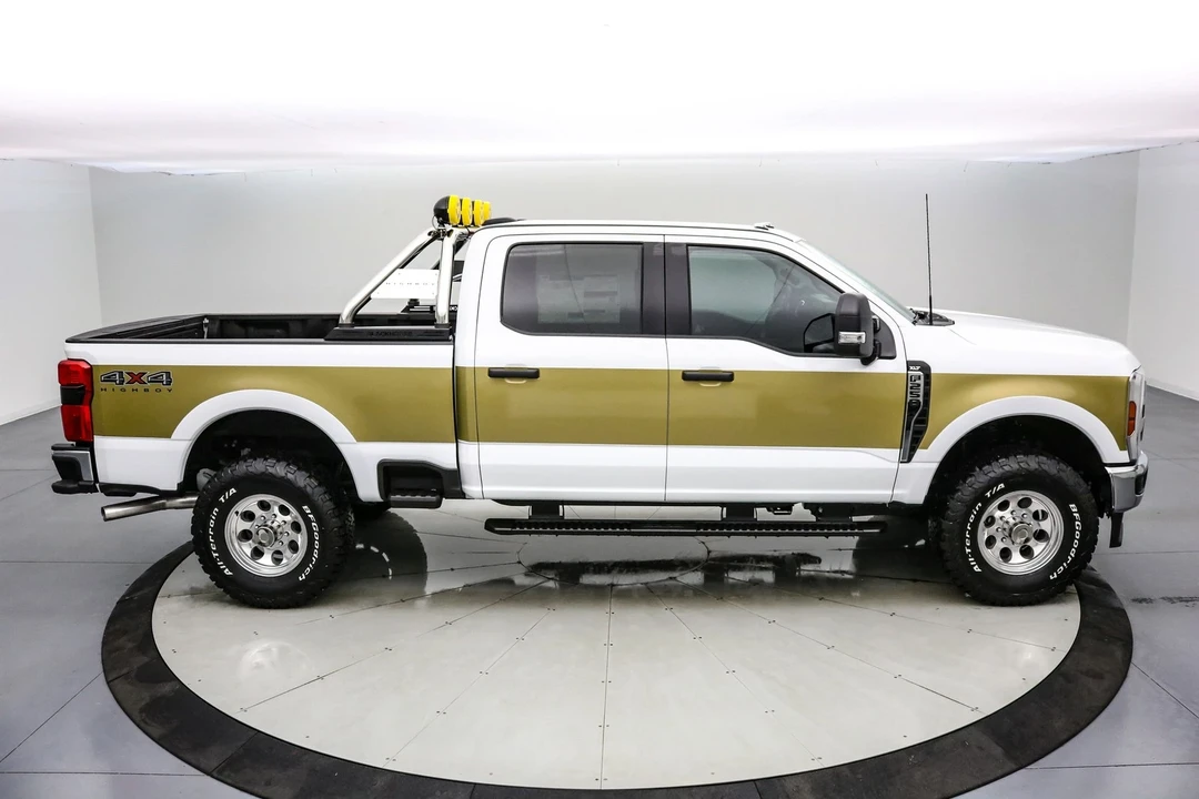 2025 Ford Super Duty 5th Gen - Image 4 of 21