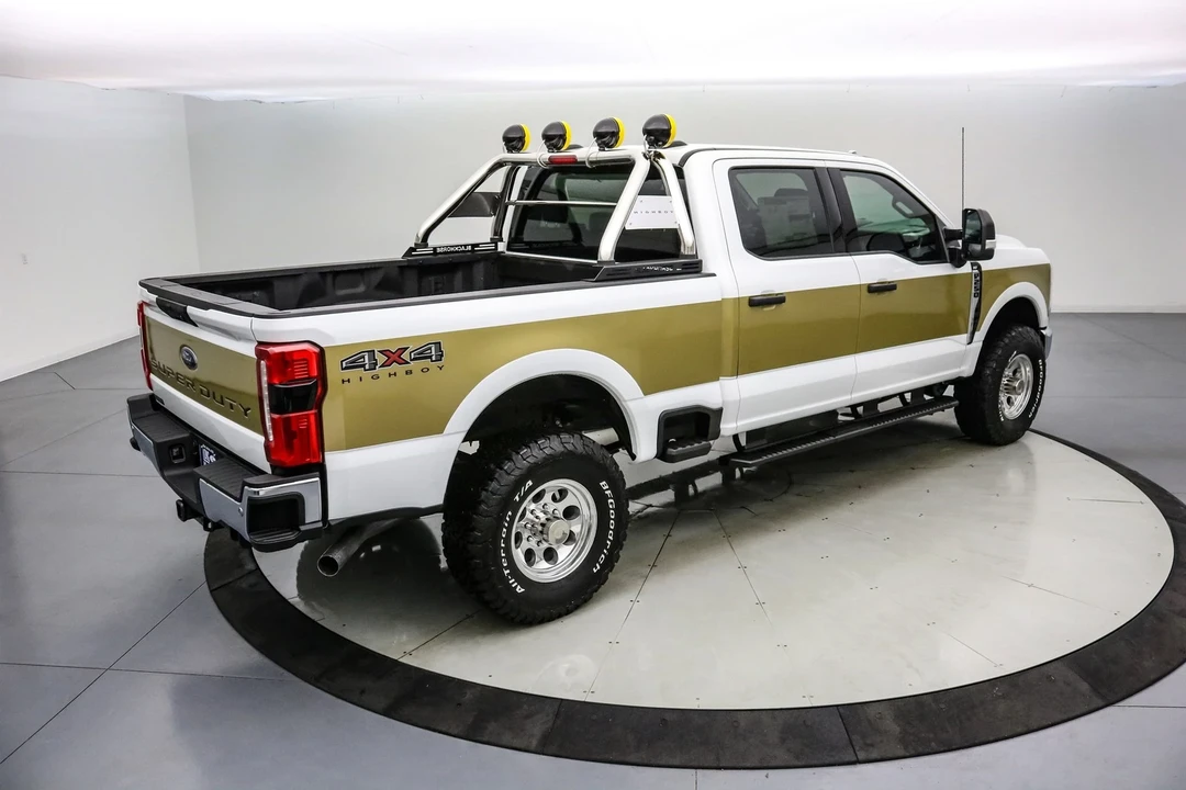 2025 Ford Super Duty 5th Gen - Image 5 of 21