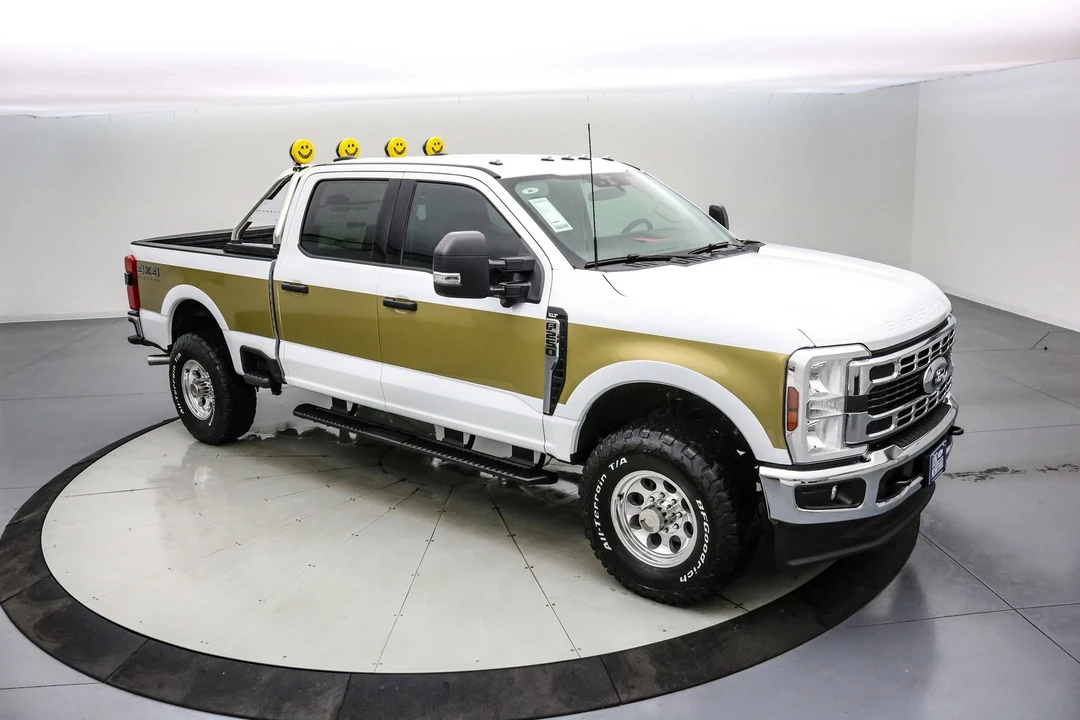 2025 Ford Super Duty 5th Gen - Image 2 of 21