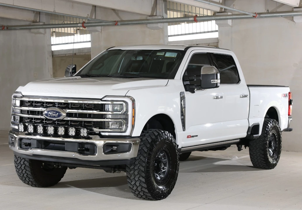 2025 Ford Super Duty 5th Gen - Image 8 of 12
