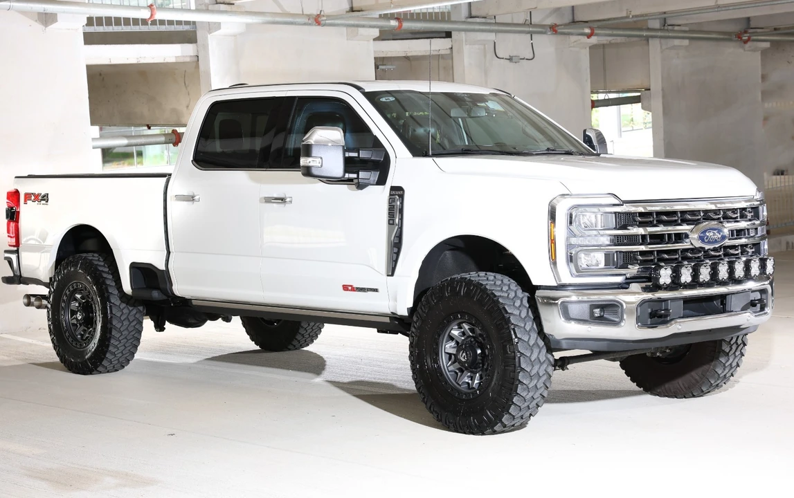 2025 Ford Super Duty 5th Gen - Image 9 of 12