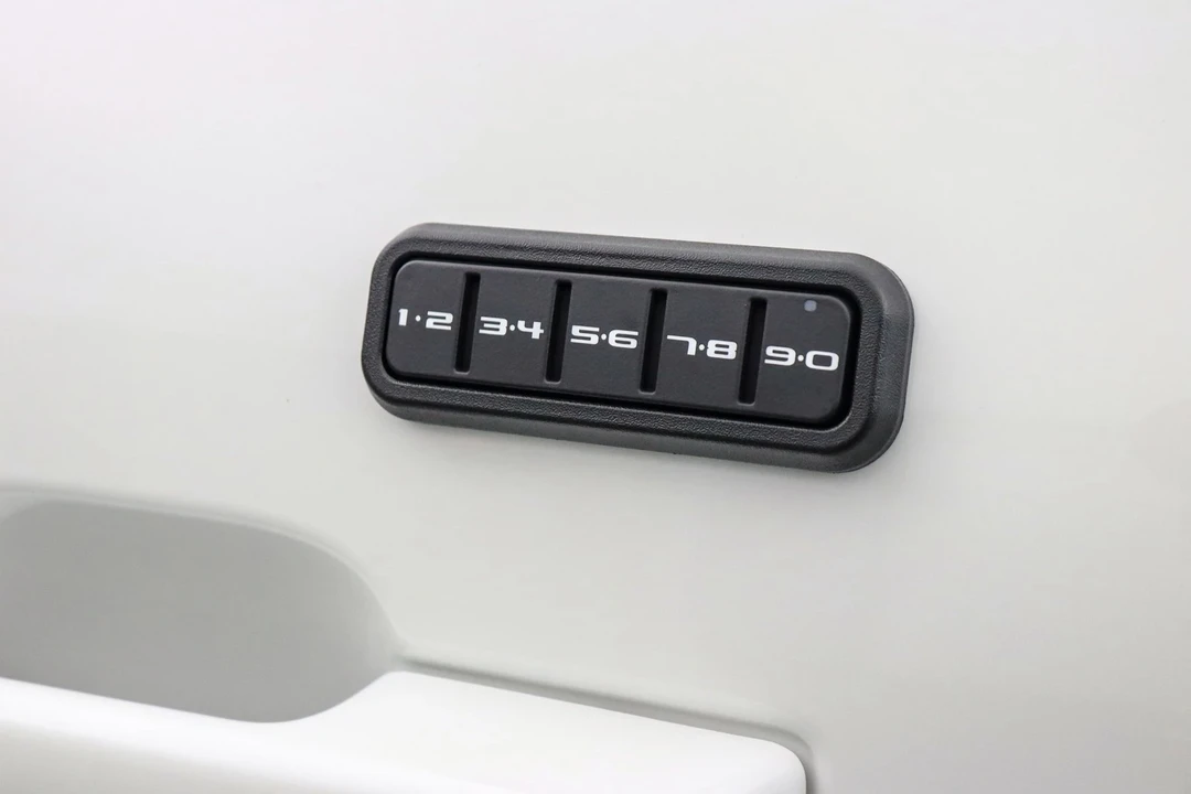 2025 Ford Super Duty 5th Gen - Image 14 of 21