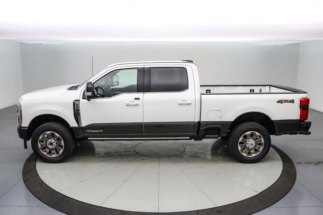 2025 Ford Super Duty 5th Gen - Image 9 of 21