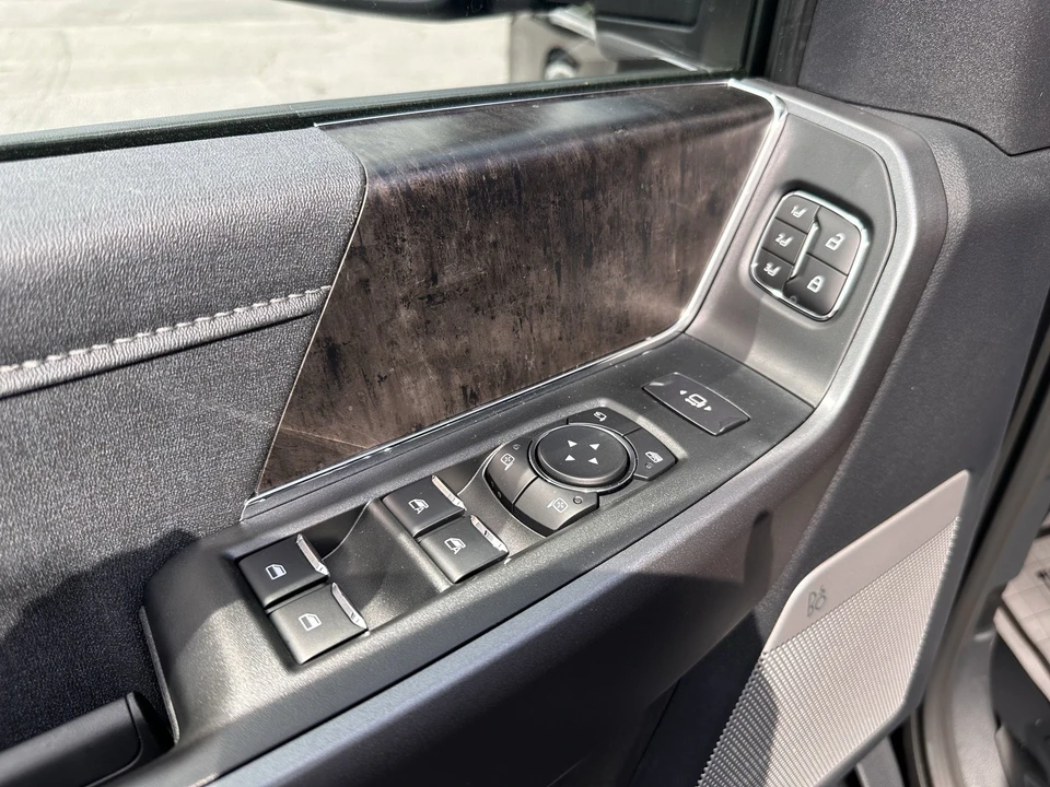 2025 Ford Super Duty 5th Gen - Image 18 of 21