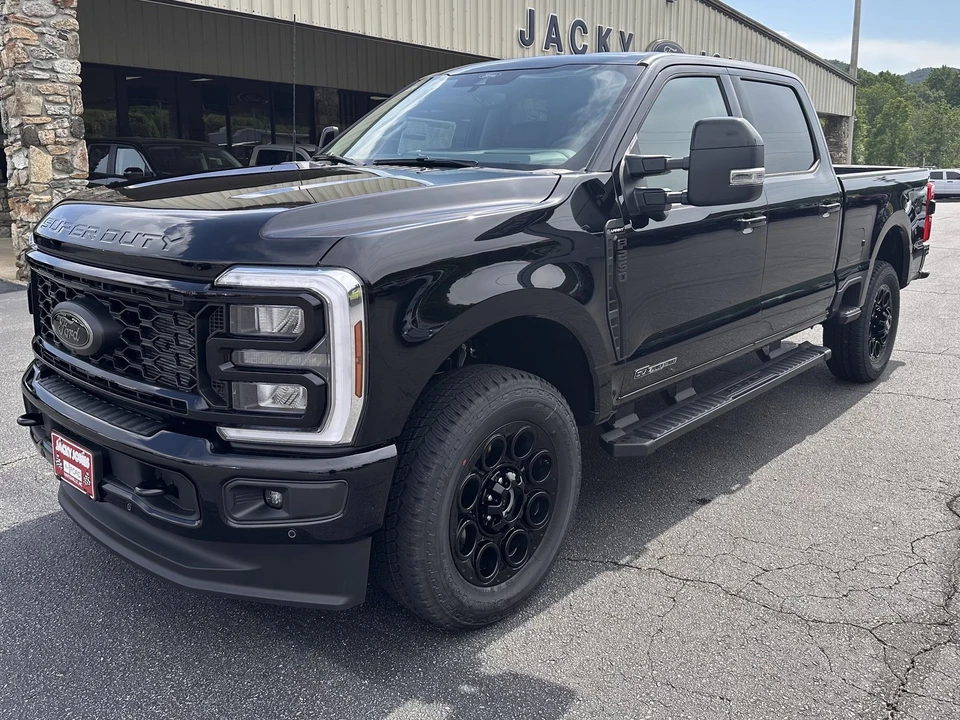 2025 Ford Super Duty 5th Gen - Image 2 of 21