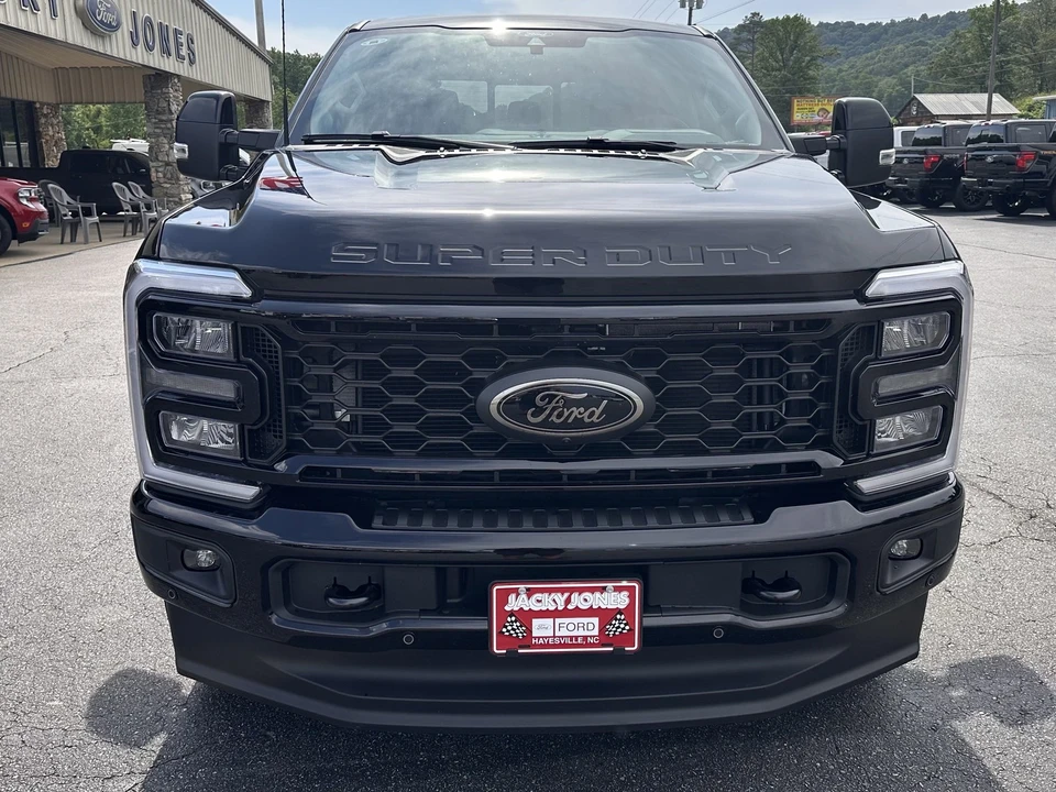 2025 Ford Super Duty 5th Gen - Image 3 of 21