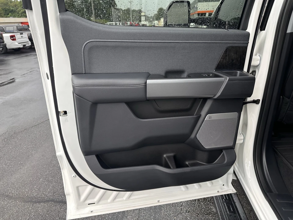 2025 Ford Super Duty 5th Gen - Image 12 of 21