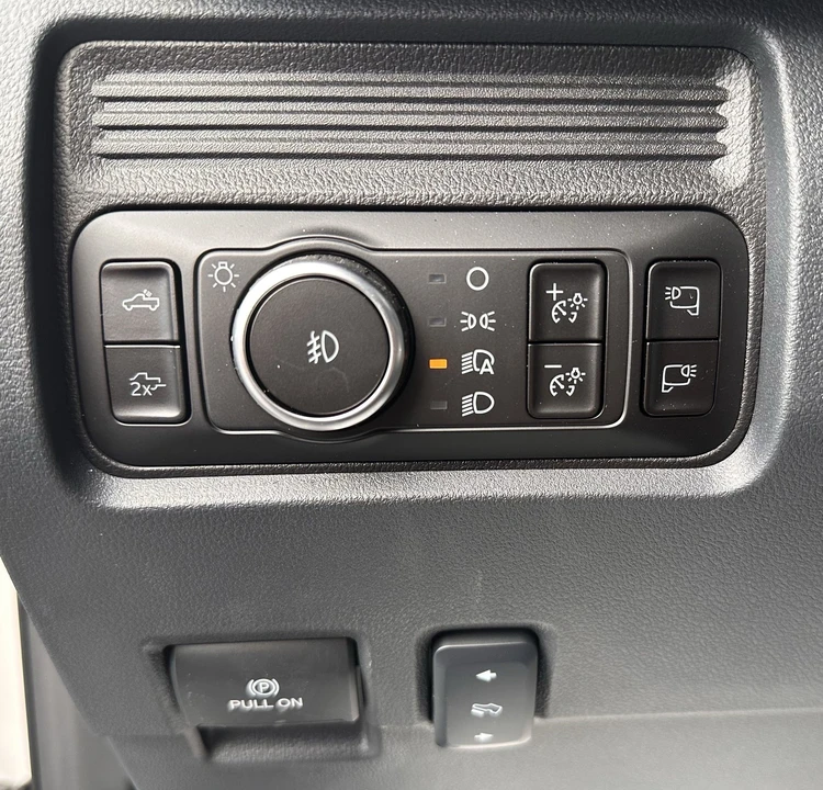 2025 Ford Super Duty 5th Gen - Image 19 of 21