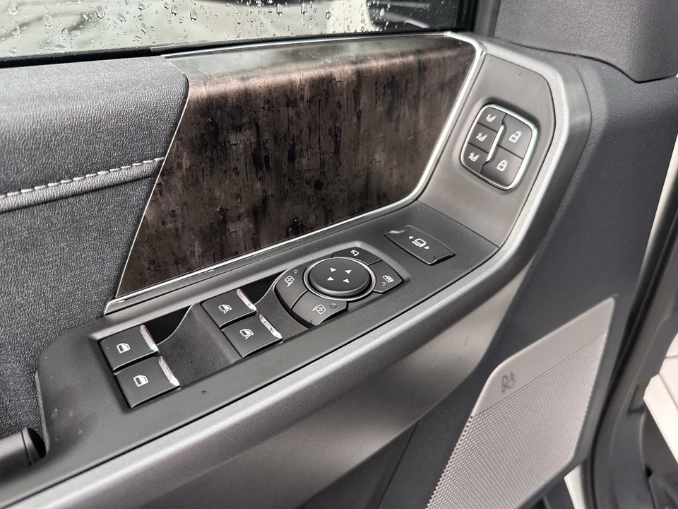 2025 Ford Super Duty 5th Gen - Image 18 of 21