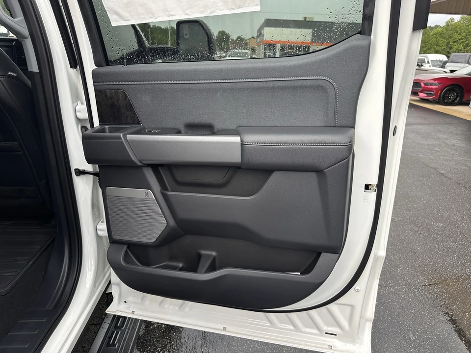 2025 Ford Super Duty 5th Gen - Image 16 of 21