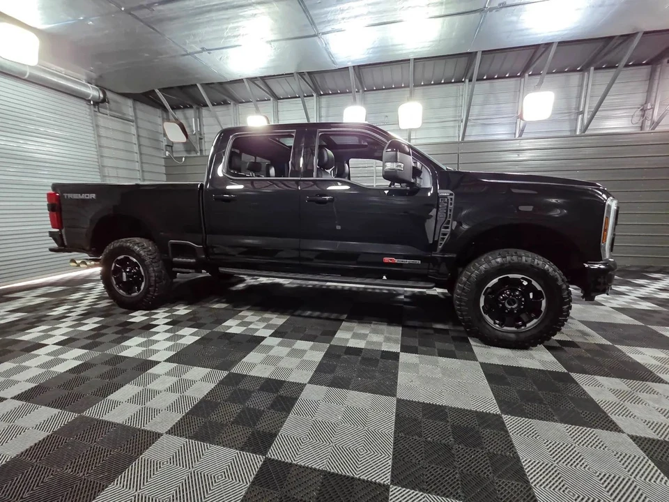 2025 Ford Super Duty 5th Gen - Image 9 of 12