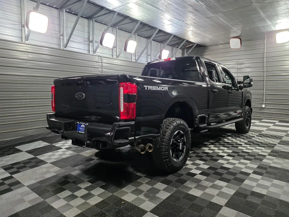 2025 Ford Super Duty 5th Gen - Image 5 of 12