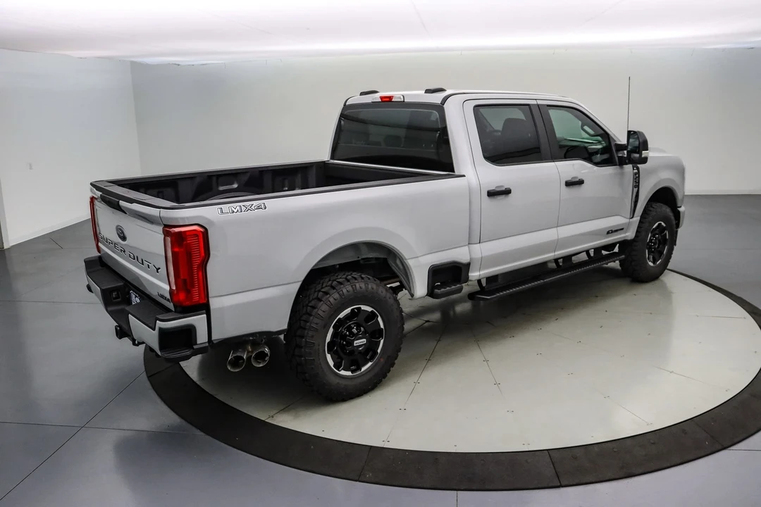 2025 Ford Super Duty 5th Gen - Image 6 of 21