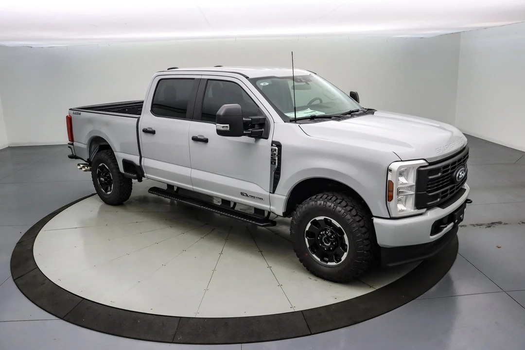 2025 Ford Super Duty 5th Gen - Image 4 of 21