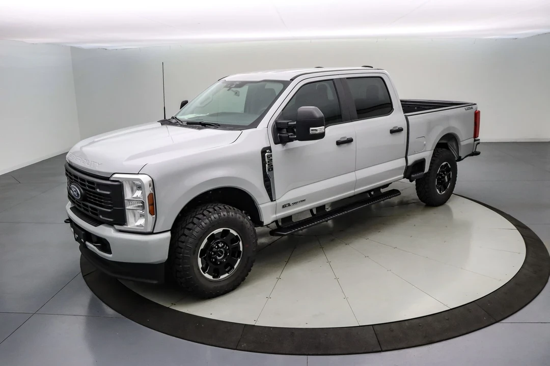 2025 Ford Super Duty 5th Gen - Image 11 of 21