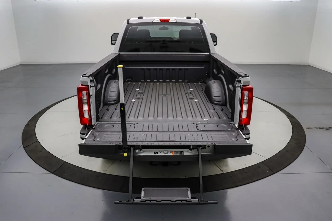 2025 Ford Super Duty 5th Gen - Image 8 of 21