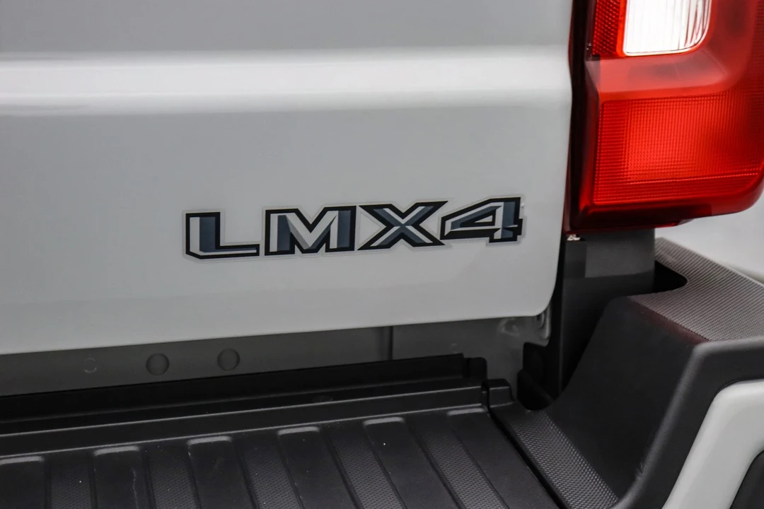 2025 Ford Super Duty 5th Gen - Image 16 of 21