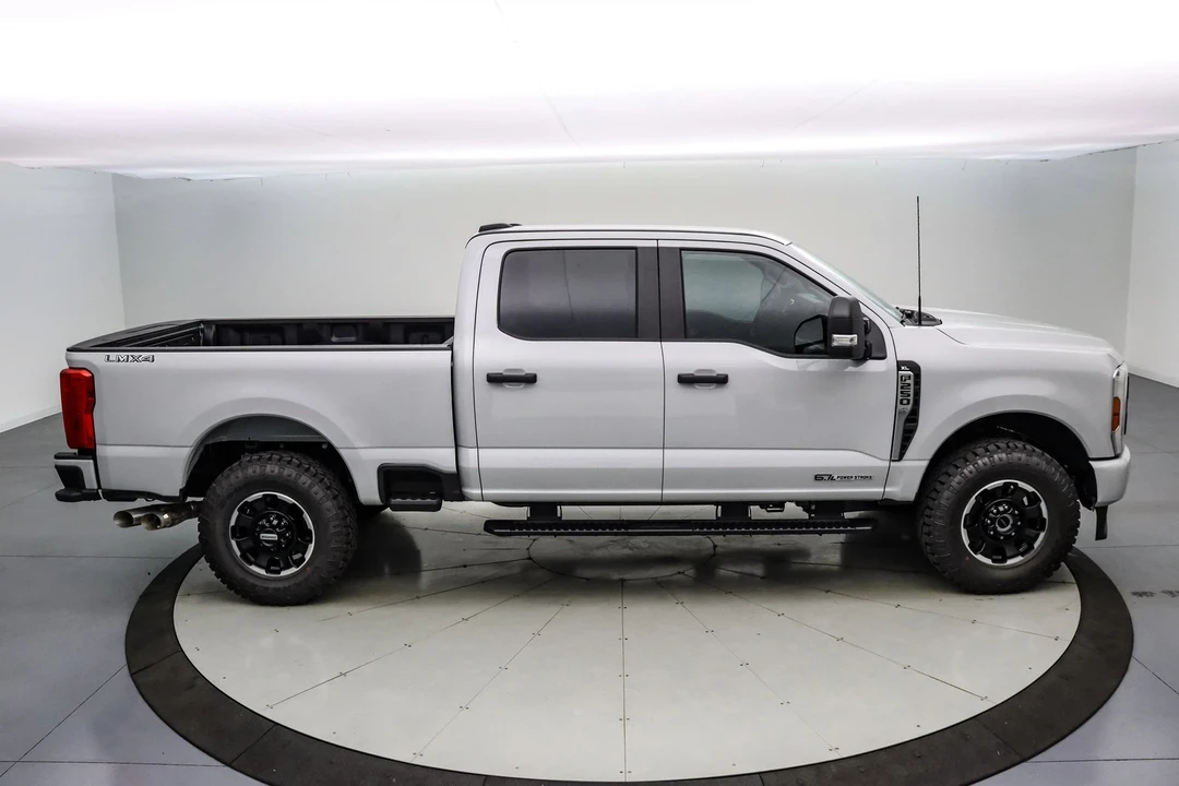 2025 Ford Super Duty 5th Gen - Image 5 of 21