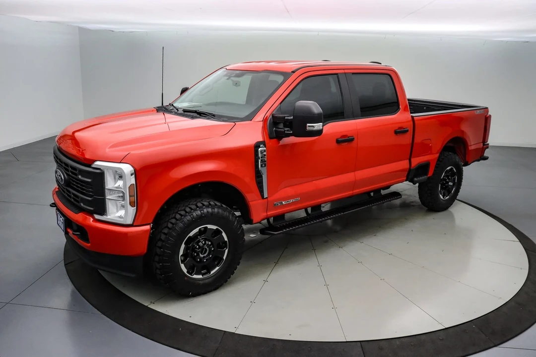 2025 Ford Super Duty 5th Gen - Image 11 of 21