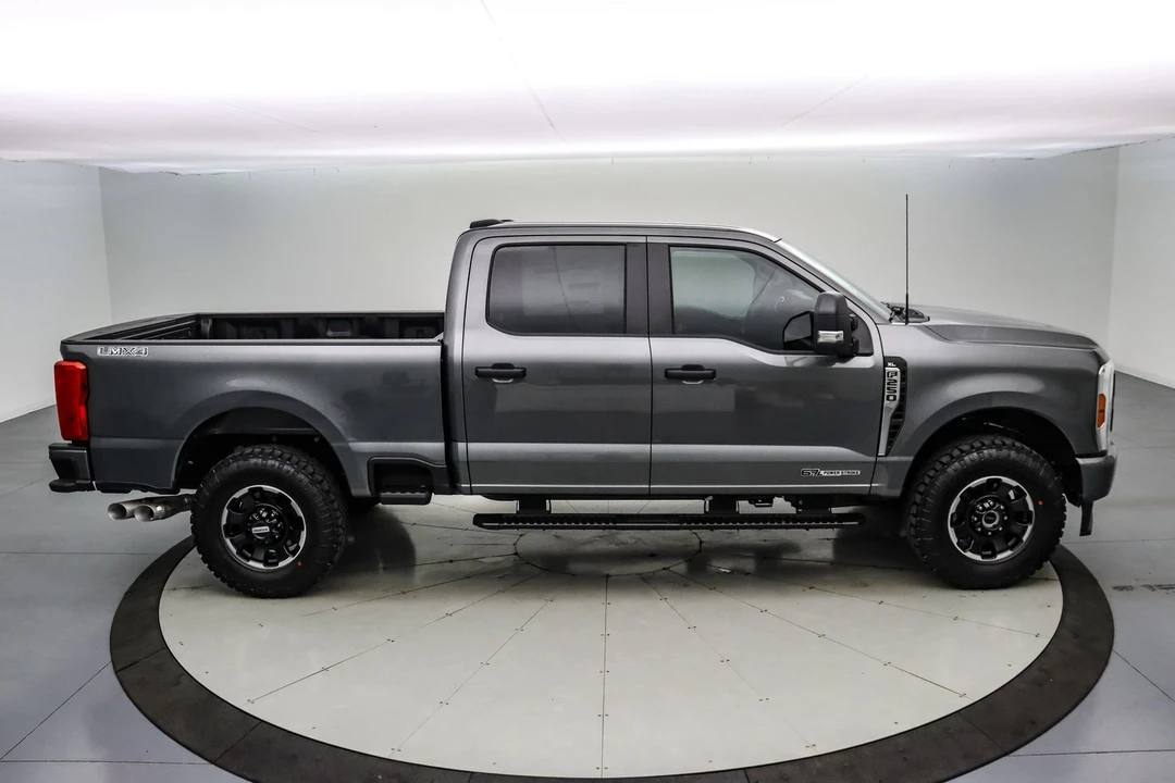 2025 Ford Super Duty 5th Gen - Image 5 of 21