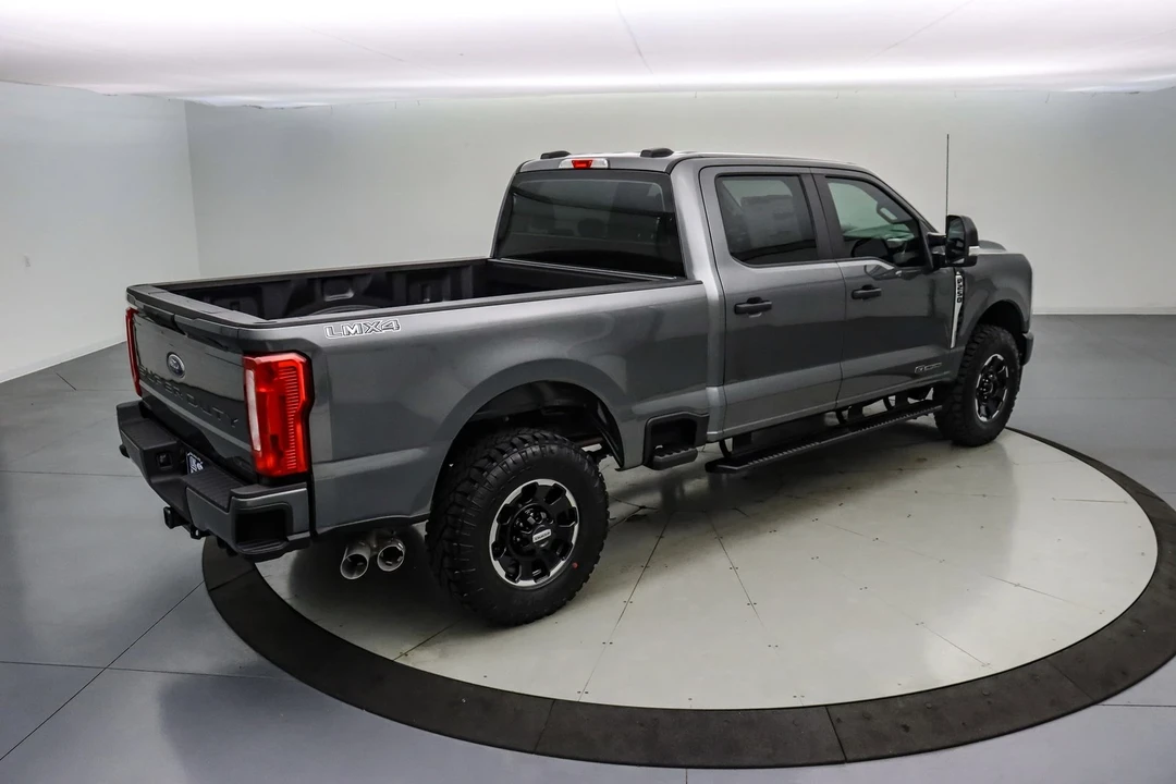 2025 Ford Super Duty 5th Gen - Image 6 of 21