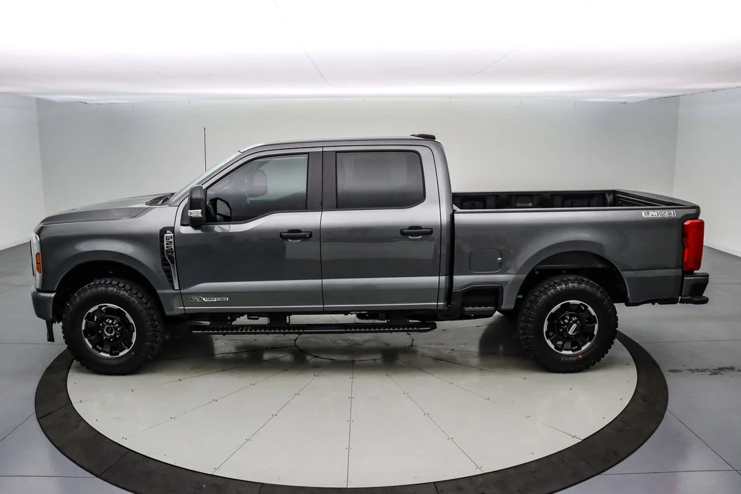 2025 Ford Super Duty 5th Gen - Image 10 of 21
