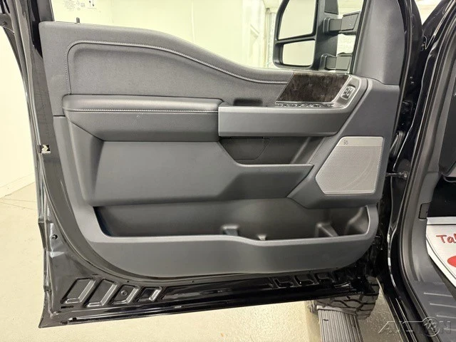 2025 Ford Super Duty 5th Gen - Image 11 of 12