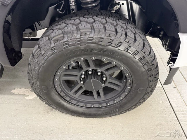 2025 Ford Super Duty 5th Gen - Image 5 of 12