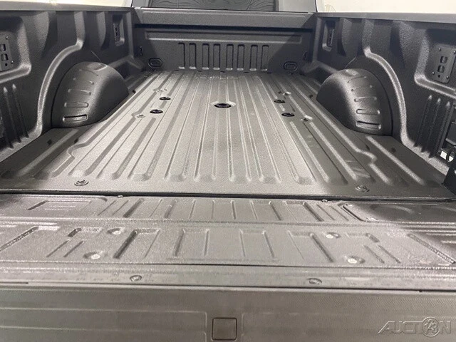 2025 Ford Super Duty 5th Gen - Image 8 of 12